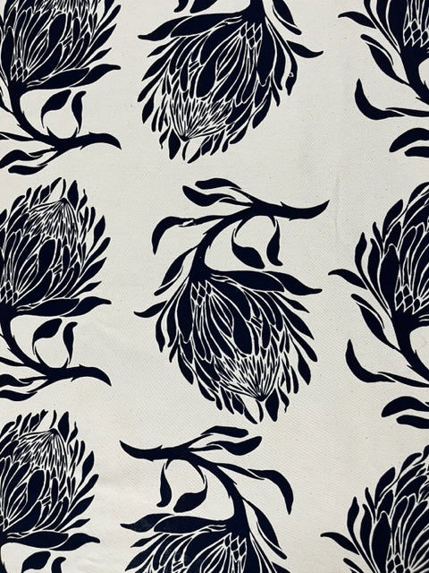 3m STOWE & SO TABLE CLOTH. KING PROTEA IN BLUE BLACK.